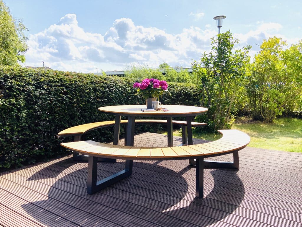 gemütliche Sitzgelegenheit auf der Terrasse